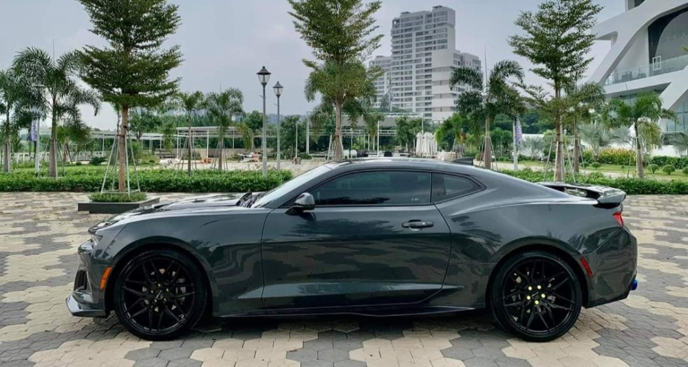 Chevrolet Camaro 2017 đ&atilde; l&ecirc;n body kit của ZL1 được rao b&aacute;n lại 2,3 tỷ đồng