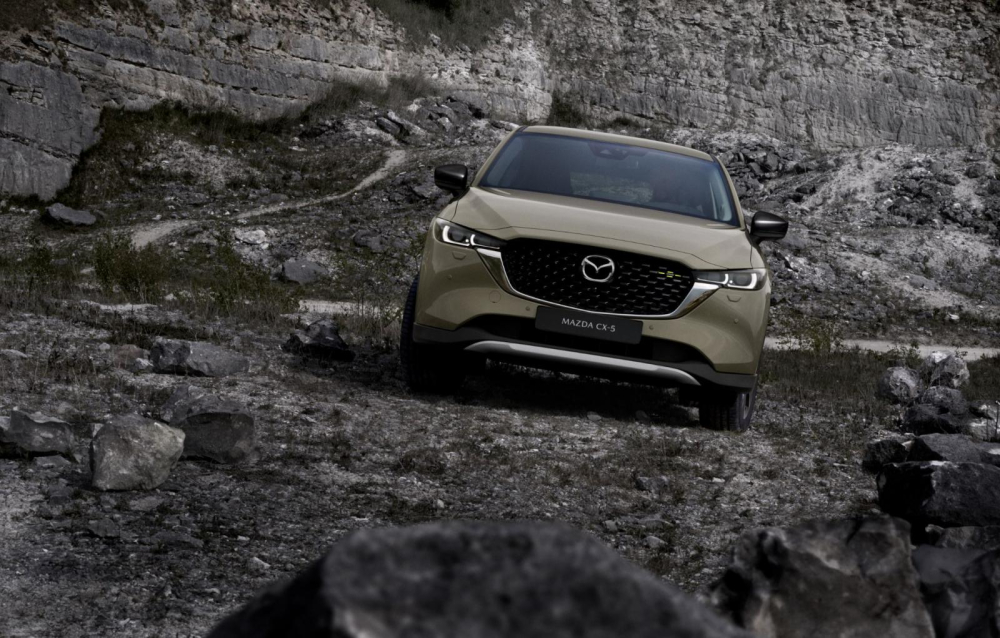 Mazda CX-5 phiên bản cũ tại Thái Lan có cả hệ dẫn động cầu trước và 4 bánh toàn thời gian