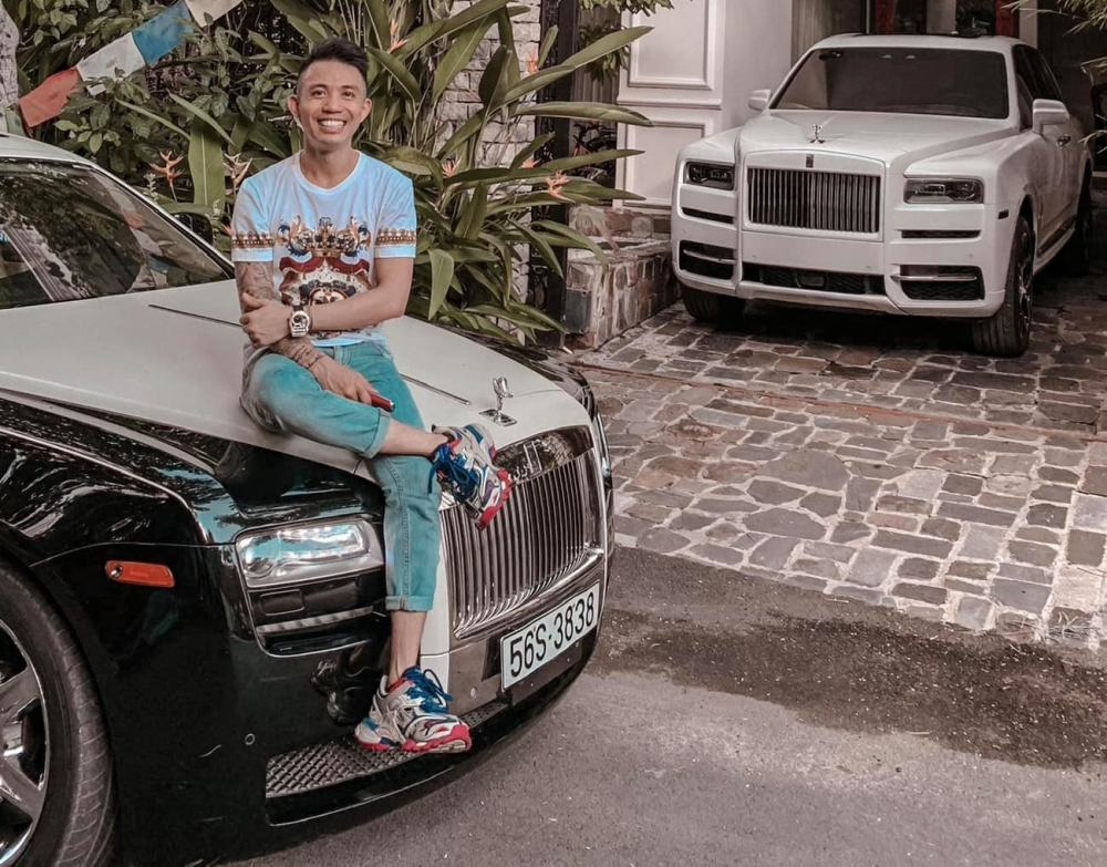 Minh Nhựa đang sở hữu Rolls-Royce Ghost và Rolls-Royce Cullinan