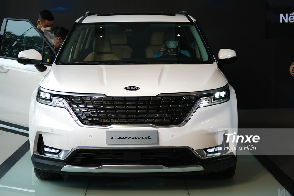 KIA Carnival sẽ bắt đầu được giao xe từ tháng 11/2021. KIA Carnival sẽ bắt đầu được giao xe từ tháng 11/2021.
