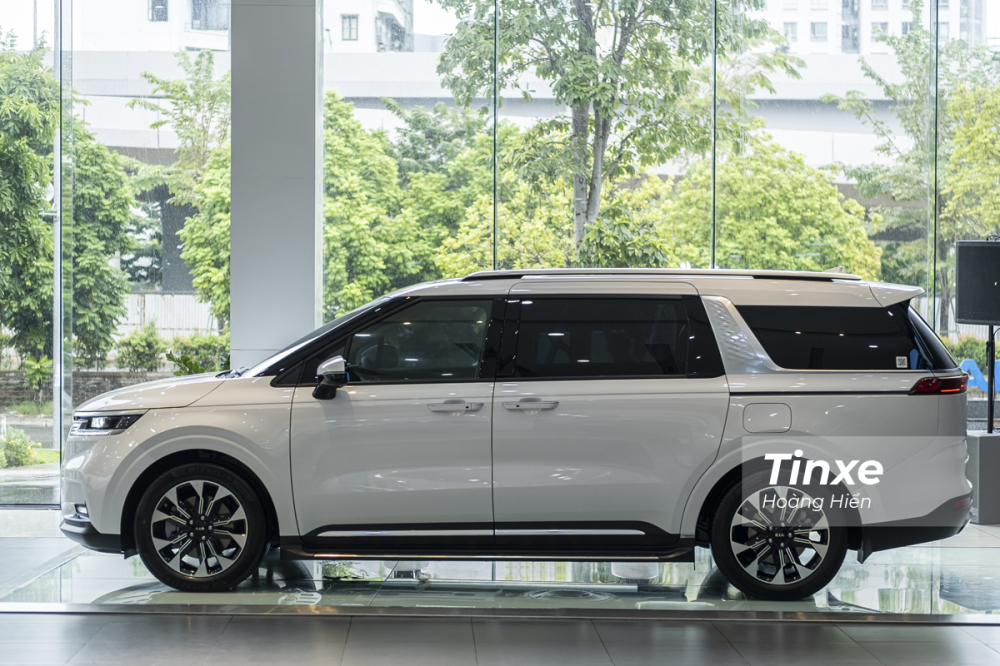KIA Carnival sở hữu kích thước lớn khi có các số đo DxRxC tương ứng là 5.155 X 1.995 X 1.740mm KIA Carnival sở hữu kích thước lớn khi có các số đo DxRxC tương ứng là 5.155 X 1.995 X 1.740mm