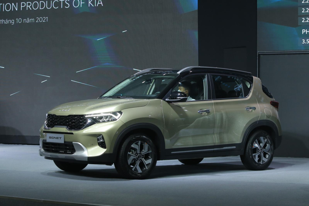 Kia Sonet có kích cỡ nhỏ hơn đàn anh Kia Seltos, nên có thể xếp vào hạng A+. Kia Sonet có kích cỡ nhỏ hơn đàn anh Kia Seltos, nên có thể xếp vào hạng A+.