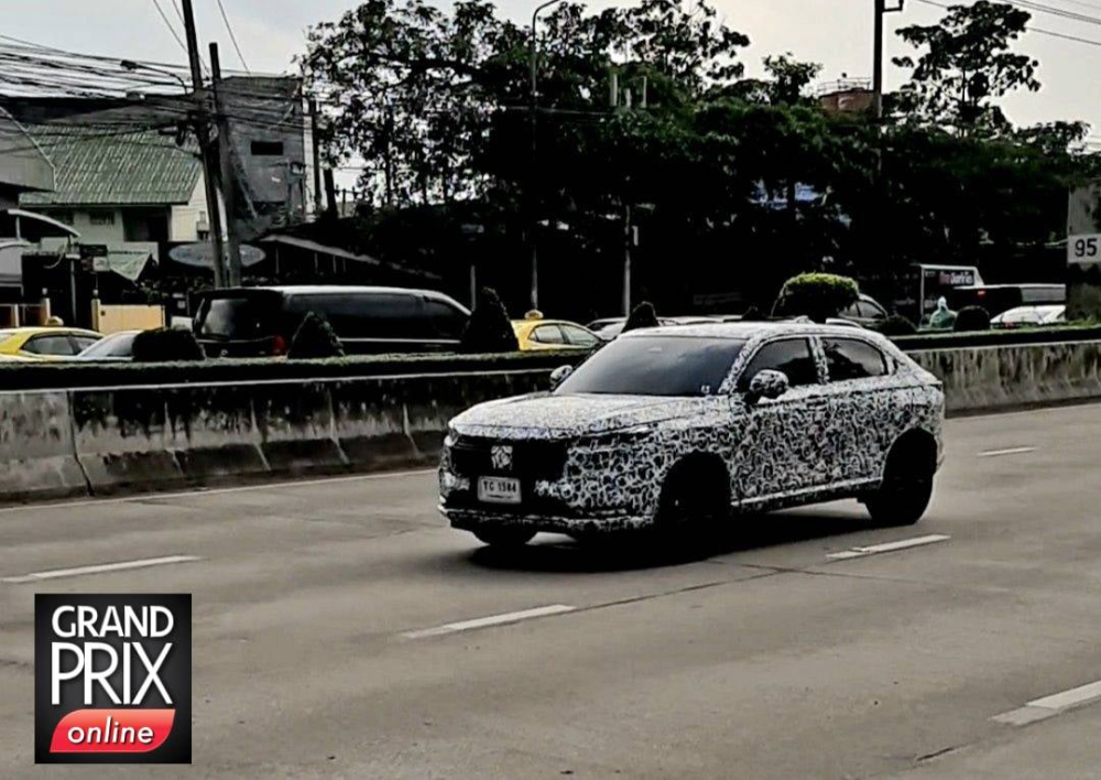 Chiếc Honda HR-V 2022 chạy thử tại Thái Lan dùng lưới tản nhiệt màu đen