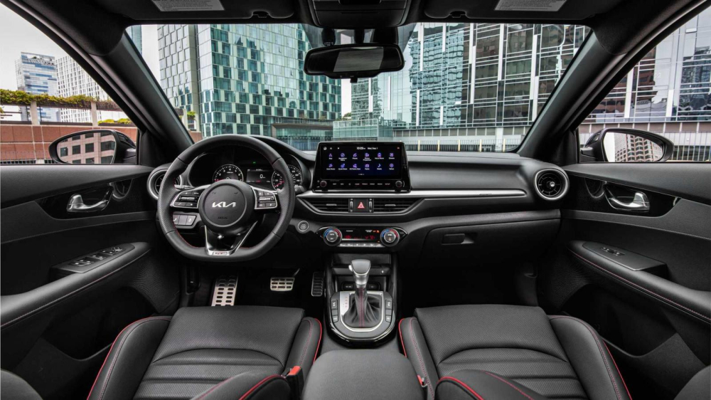 Nội thất b&ecirc;n trong Kia Forte 2022