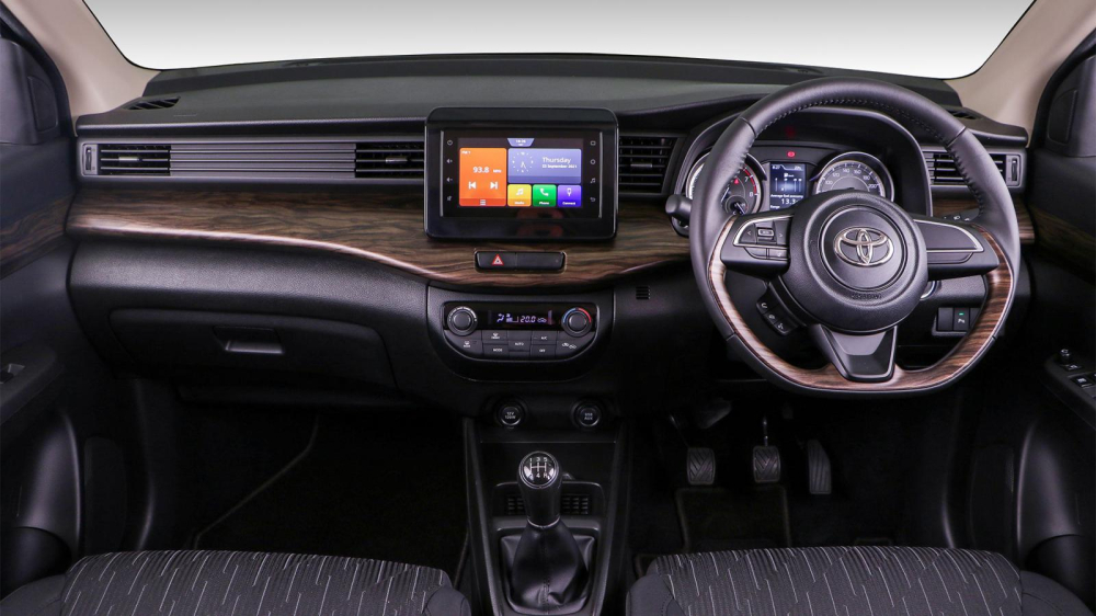 Nội thất của Toyota Rumion 2021 bản TX