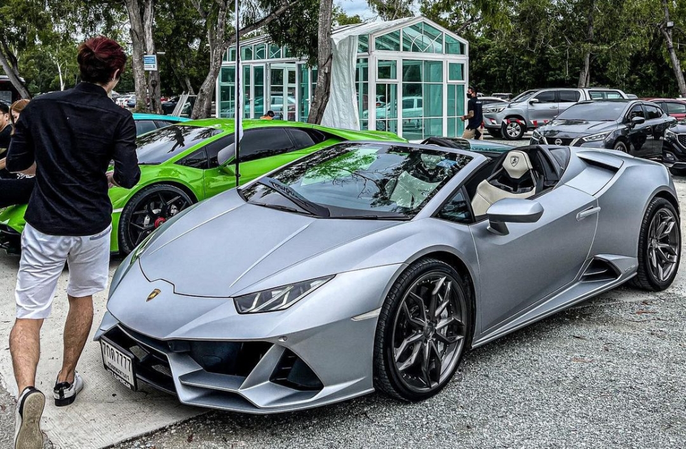 Si&ecirc;u xe Lamborghini Huracan EVO mui trần trước khi gặp nạn