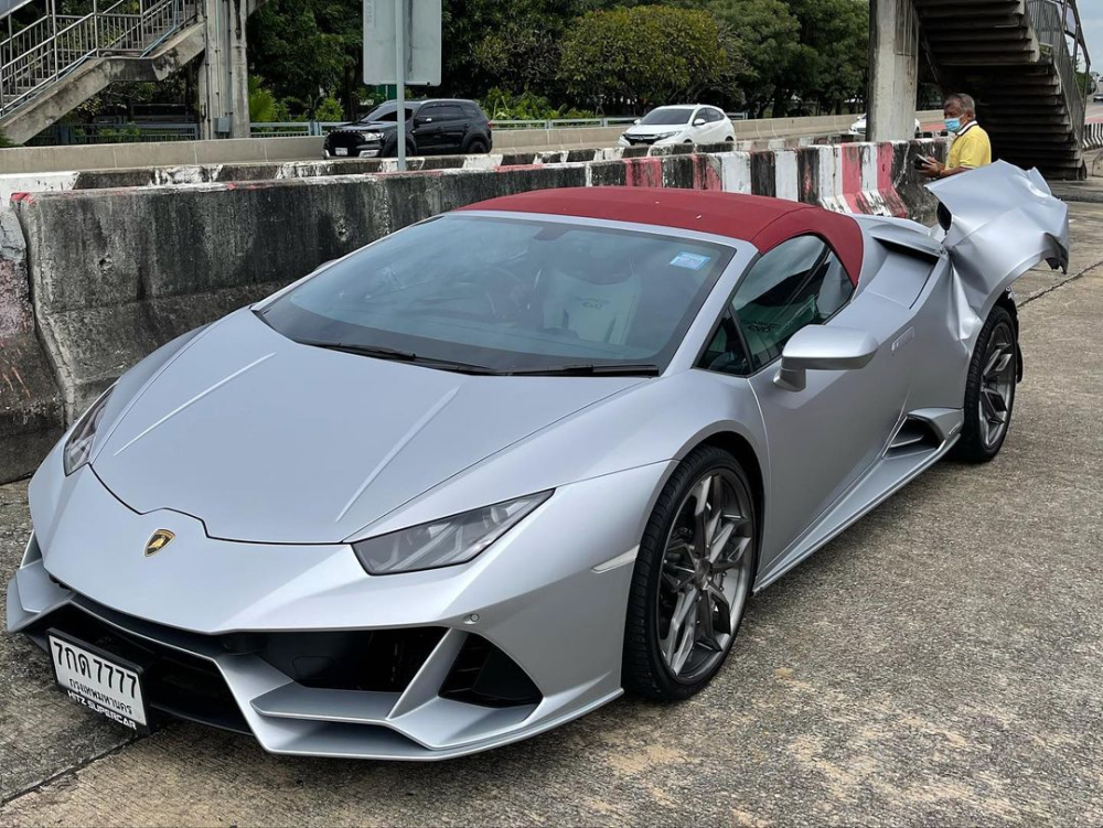 Chủ xe sẽ phải mất 2 th&aacute;ng để chờ chiếc xe Lamborghini Huracan EVO n&agrave;y sửa xong