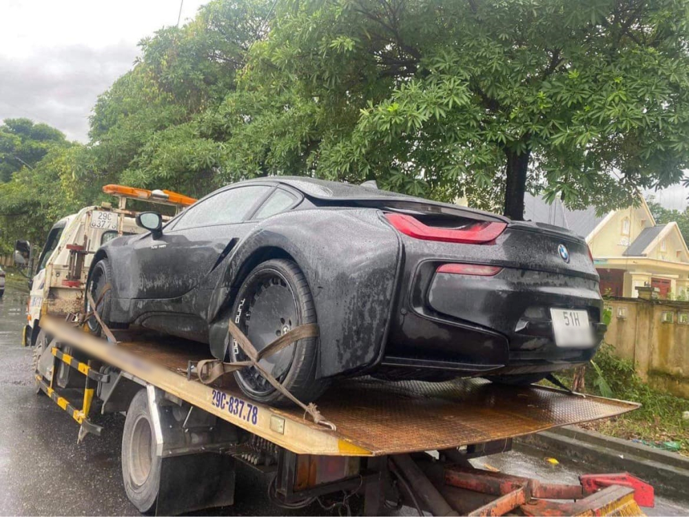 Chiếc xe BMW i8 này đã vượt hơn quãng đường dài 1.780 để về đến Thái Nguyên định cư