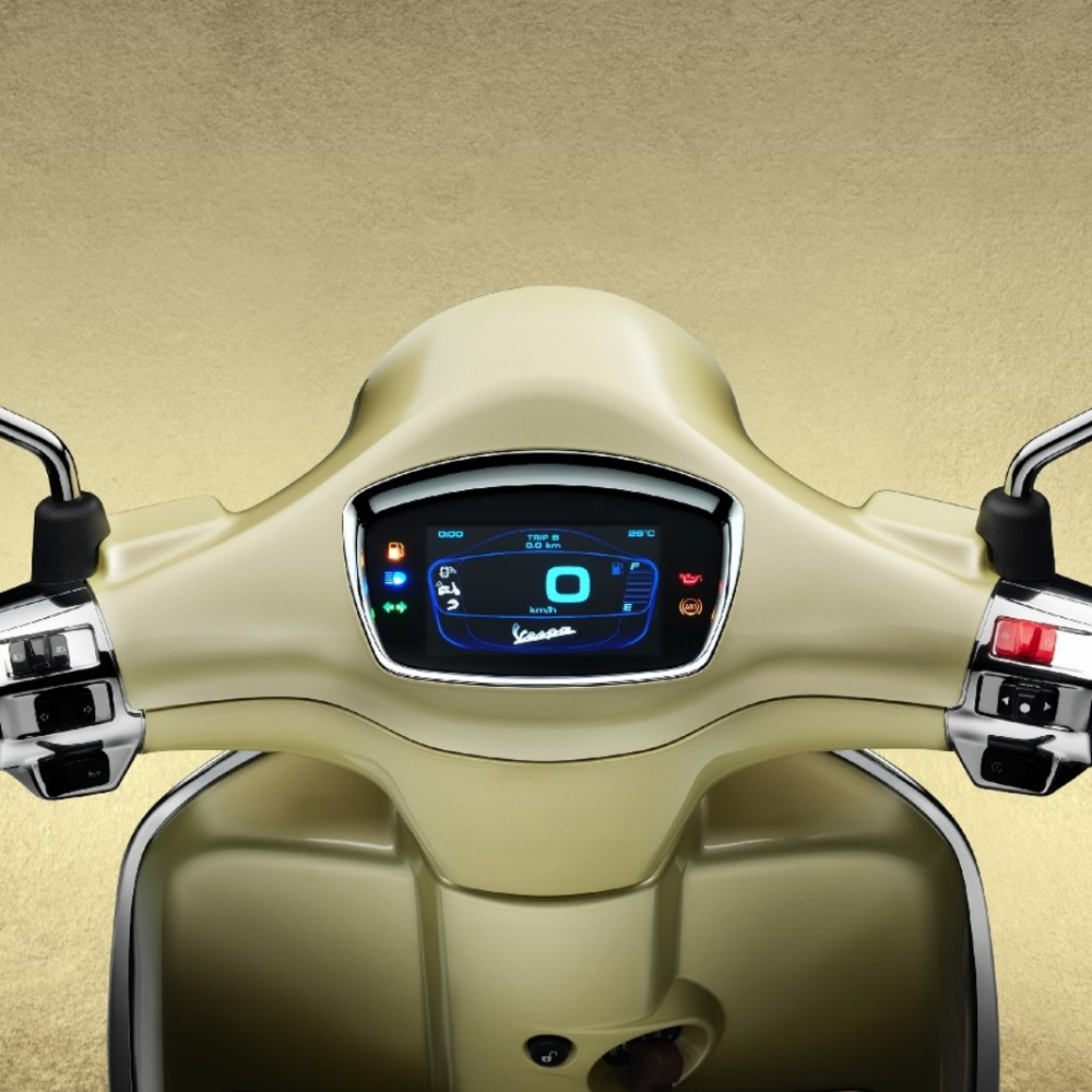 Vespa Primavera 125cc phiên bản kỷ niệm 75 năm được trang bị màn hình điện tử tương tự như Vespa GTS 300 HPE. Vespa Primavera 125cc phiên bản kỷ niệm 75 năm được trang bị màn hình điện tử tương tự như Vespa GTS 300 HPE.