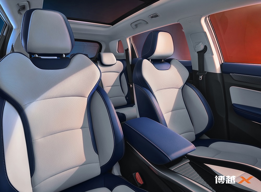Ghế 2 màu trẻ trung và thời thượng của Geely Boyue X 2022