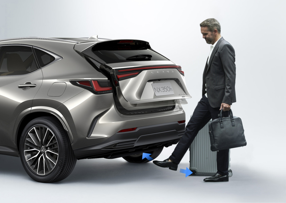 Lexus NX 2022 có cảm biến đá cốp Lexus NX 2022 có cảm biến đá cốp
