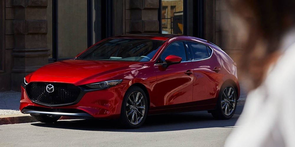 Mazda3 nổi bật với vẻ ngoài bóng bẩy, thời trang và hiện đại