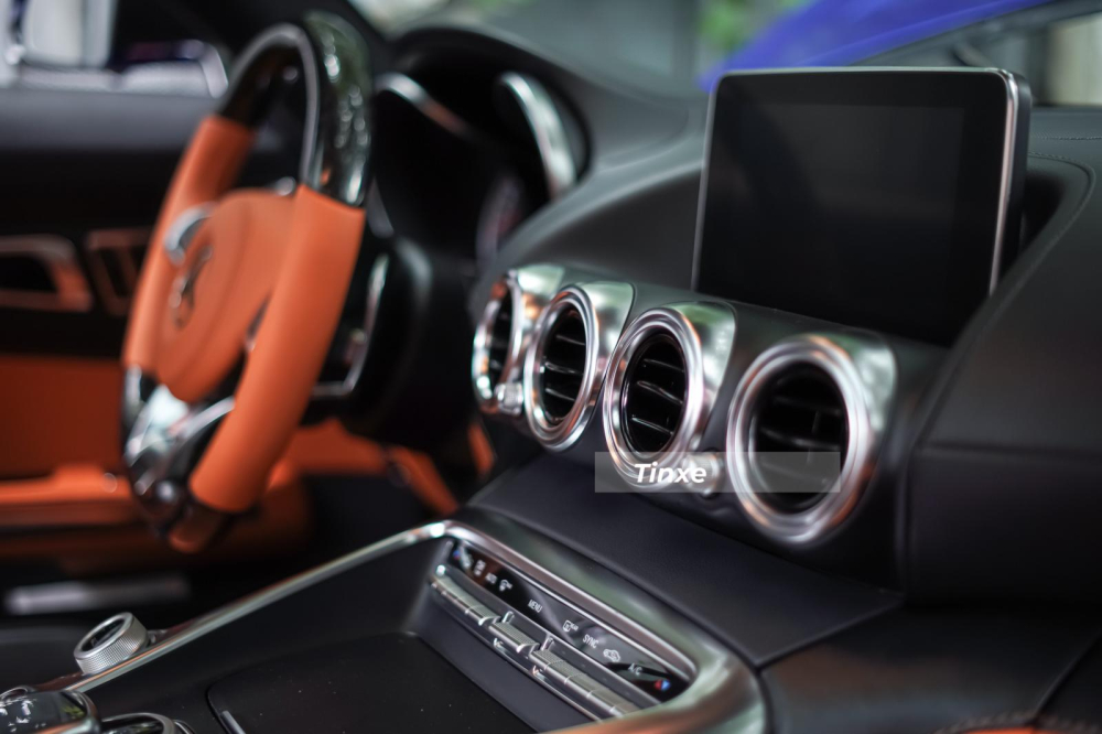 Quá trình làm đẹp cho Mercedes-AMG GT S mất nhiều tháng trời vì ảnh hưởng dịch Covid-19 Quá trình làm đẹp cho Mercedes-AMG GT S mất nhiều tháng trời vì ảnh hưởng dịch Covid-19