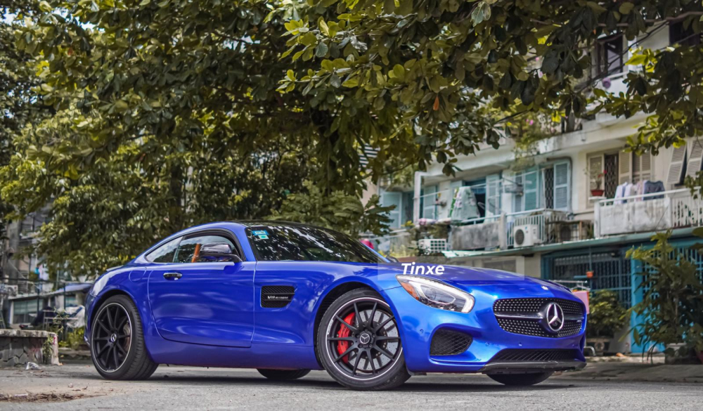 Mercedes-AMG GT S được trang bị động cơ V8, tăng áp kép, dung tích 4,0 lít Mercedes-AMG GT S được trang bị động cơ V8, tăng áp kép, dung tích 4,0 lít