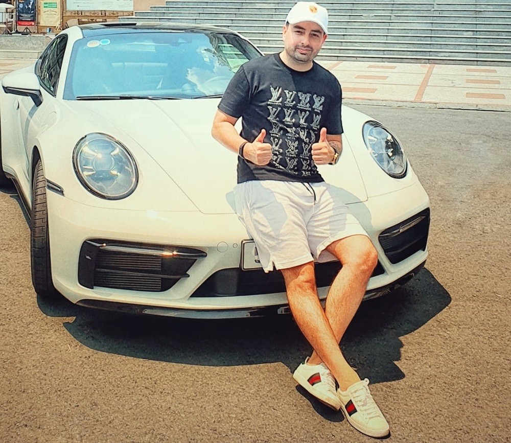 Chủ nhân của siêu xe giới hạn Lamborghini Aventador SVJ từng trải nghiệm qua dòng xe thể thao Porsche 911 đời mới Chủ nhân của siêu xe giới hạn Lamborghini Aventador SVJ từng trải nghiệm qua dòng xe thể thao Porsche 911 đời mới