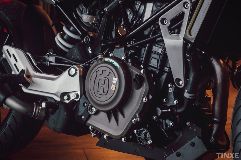 Khối động cơ trên Husqvarna Svartpilen 401 được thừa hưởng từ KTM Duke 390 mới Khối động cơ trên Husqvarna Svartpilen 401 được thừa hưởng từ KTM Duke 390 mới