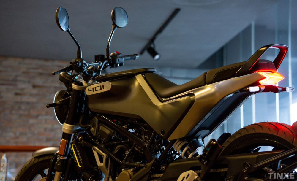 Thiết kế thân vỏ gọn gàng trên Husqvarna Svartpilen 401 Thiết kế thân vỏ gọn gàng trên Husqvarna Svartpilen 401