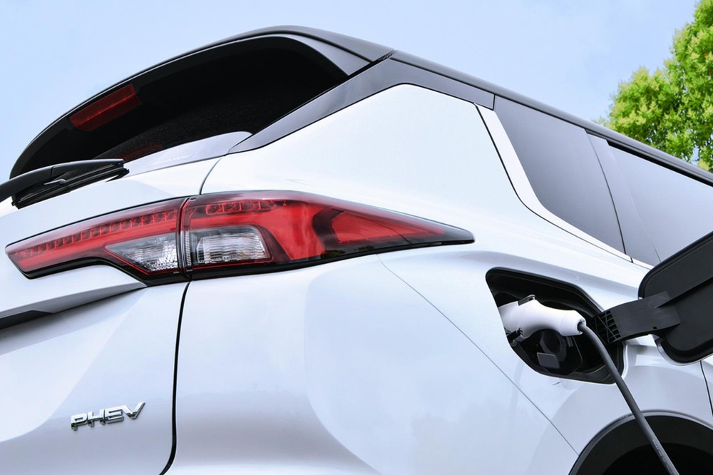 Cổng sạc của Mitsubishi Outlander PHEV 2022