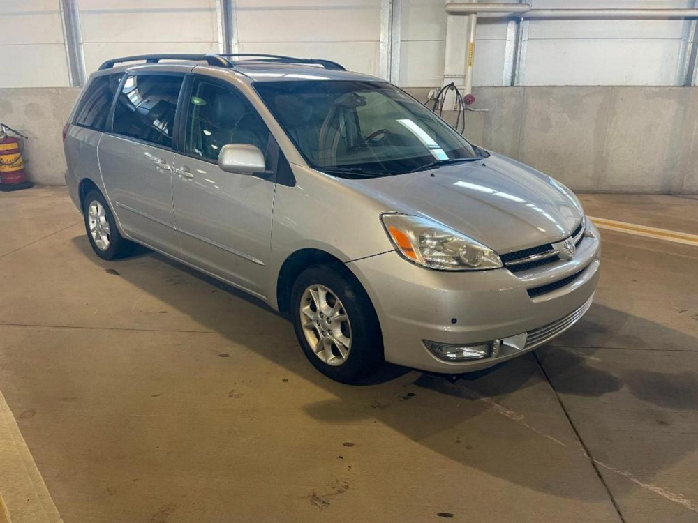Chiếc Toyota Sienna đời 2005