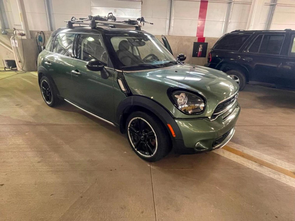 Chiếc Mini Countryman Cooper S còn khá mới