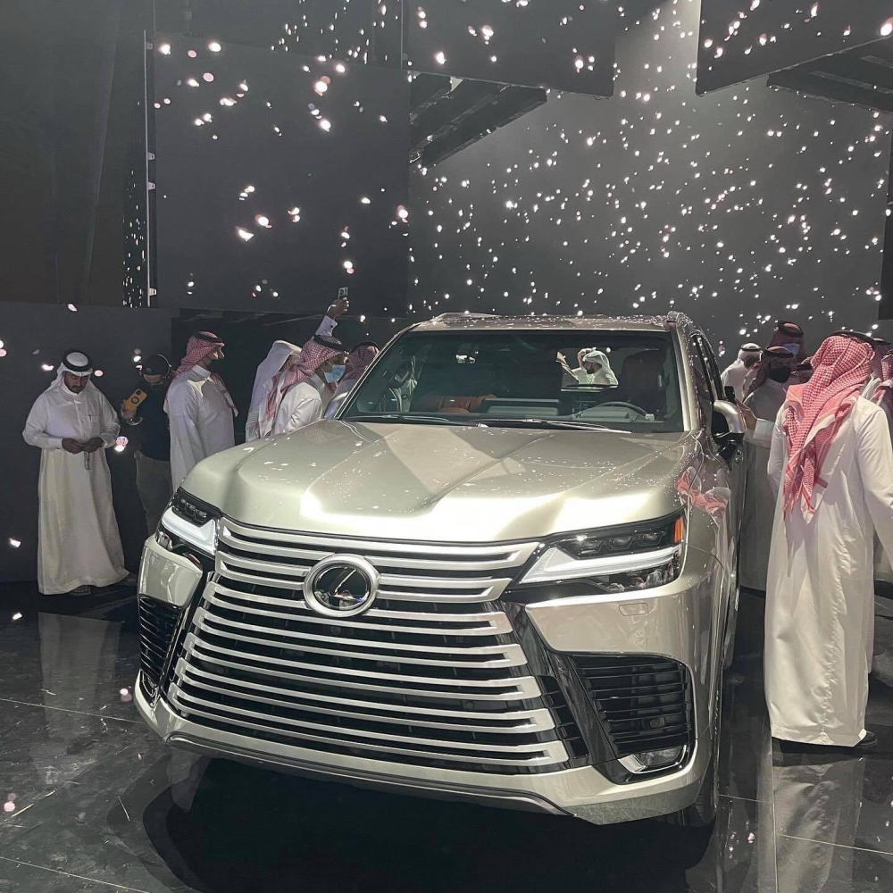 Lexus LX 2022 được trưng bày trong sự kiện tại Trung Đông Lexus LX 2022 được trưng bày trong sự kiện tại Trung Đông