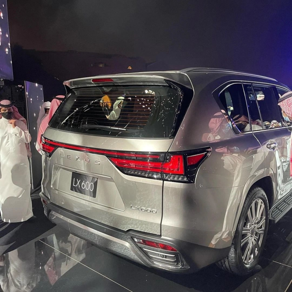 Lexus LX 2022 được trang bị đèn hậu LED giống NX thế hệ mới Lexus LX 2022 được trang bị đèn hậu LED giống NX thế hệ mới