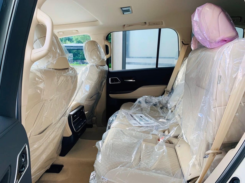 Hàng ghế sau của Toyota Land Cruiser thế hệ mới nhập chính hãng Hàng ghế sau của Toyota Land Cruiser thế hệ mới nhập chính hãng
