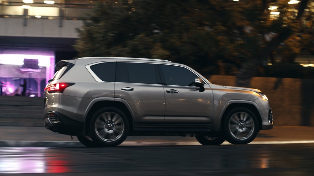 Lexus LX600 sử dụng khối động cơ V6, dung tích 3.5L, tăng áp kép mới.