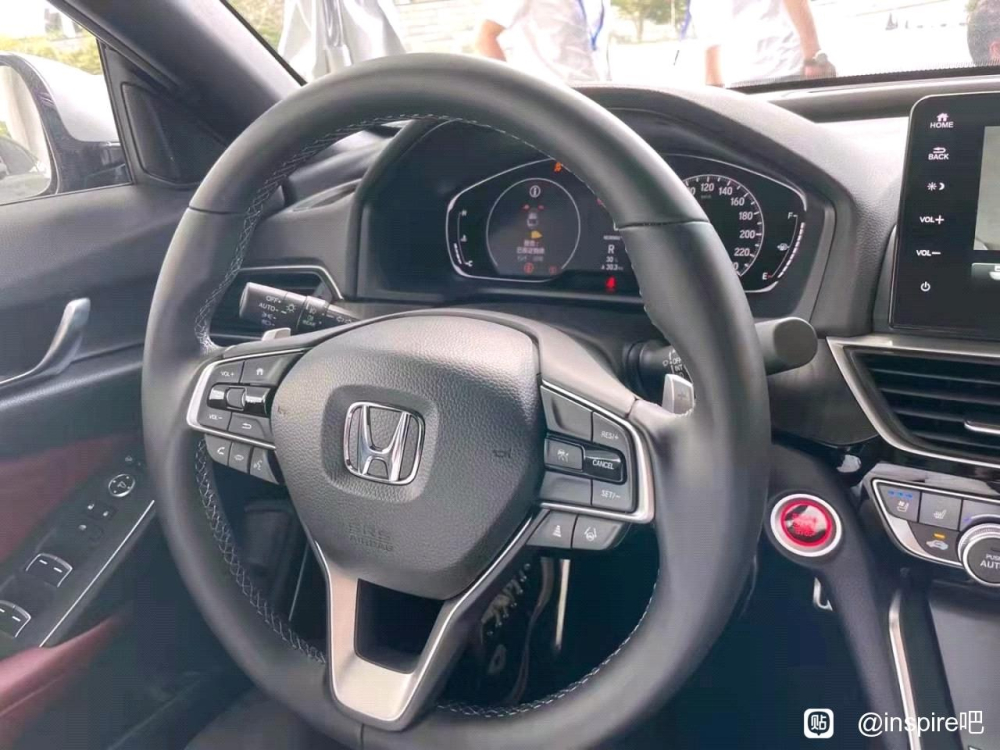 Vô lăng của Honda Inspire 2022
