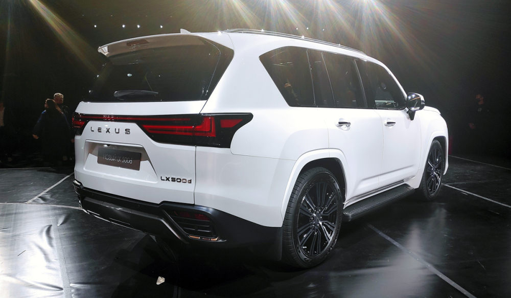 Thiết kế phía sau của Lexus LX 500d 2022 Thiết kế phía sau của Lexus LX 500d 2022