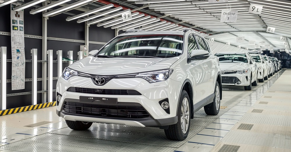 Toyota cắt giảm sản lượng trong th&aacute;ng 11/2021 v&igrave; nguồn cung chậm từ Việt Nam v&agrave; Malaysia
