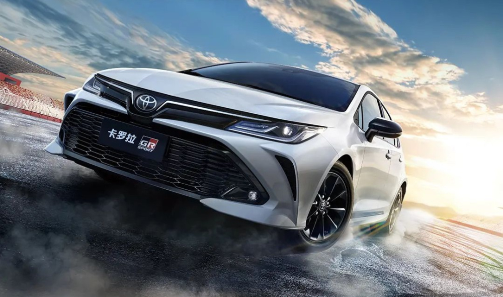 V&eacute;n m&agrave;n Toyota Corolla GR Sport 2022 - sedan cỡ C kiểu d&aacute;ng thể thao