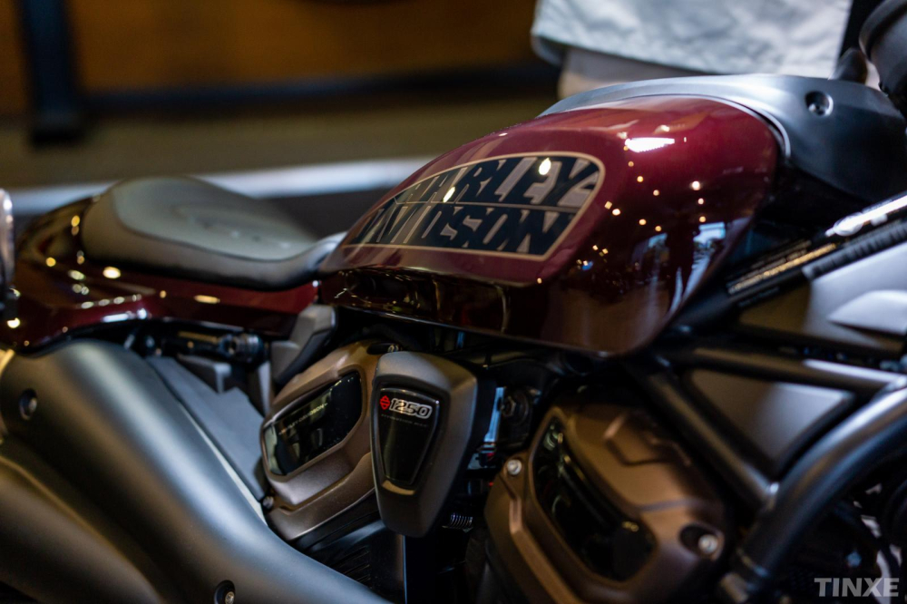 H-D Sportster S 2021 mang thiết kế liền lạc và có độ hoàn thiện rất cao H-D Sportster S 2021 mang thiết kế liền lạc và có độ hoàn thiện rất cao