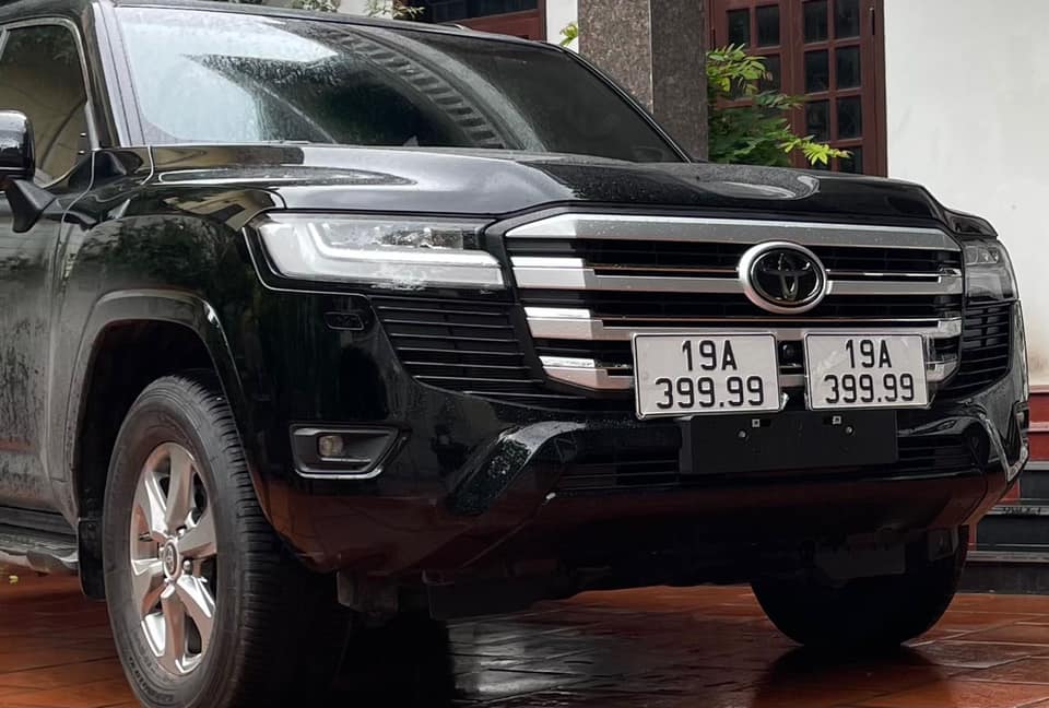 Đây không phải là chiếc xe Toyota Land Cruiser thế hệ mới đầu tiên ở Phú Thọ nhưng lại là chiếc ra biển cực đẹp duy nhất