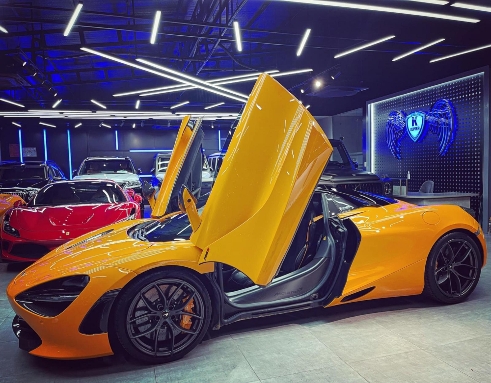 Chiếc xe mui trần McLaren 720S Spider được chồng Đoàn Di Băng mua về tặng cho cô, nhưng sau đó đã bán lại vì xe mang biển số họ không ưng ý Chiếc xe mui trần McLaren 720S Spider được chồng Đoàn Di Băng mua về tặng cho cô, nhưng sau đó đã bán lại vì xe mang biển số họ không ưng ý