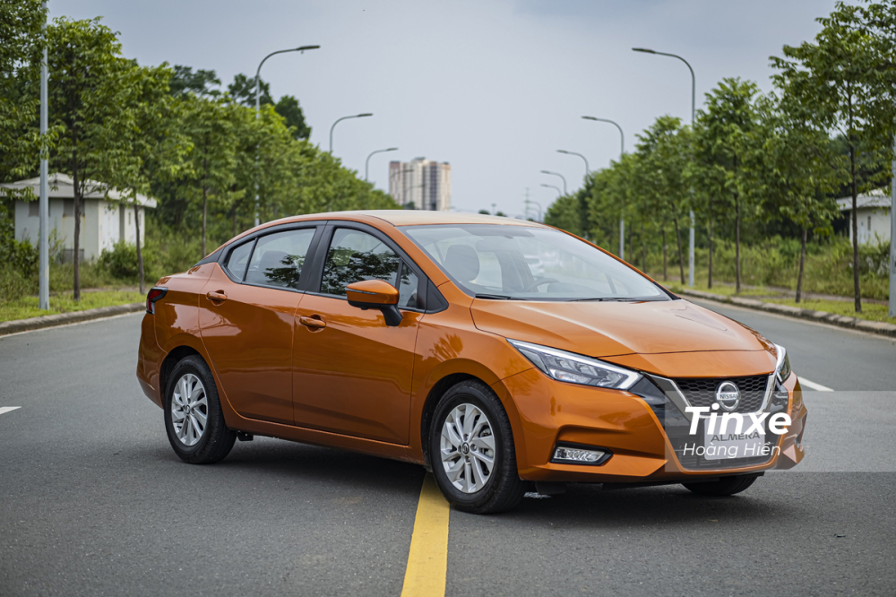 Ngoại thất Nissan Almera đã được lột xác mạnh mẽ so với Nissan Sunny trước đây. Ngoại thất Nissan Almera đã được lột xác mạnh mẽ so với Nissan Sunny trước đây.