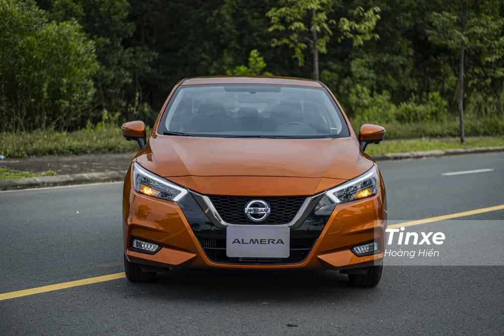 Nissan Almera cho thấy mình là một mẫu xe vừa tiết kiệm lại vừa mạnh mẽ. Nissan Almera cho thấy mình là một mẫu xe vừa tiết kiệm lại vừa mạnh mẽ.