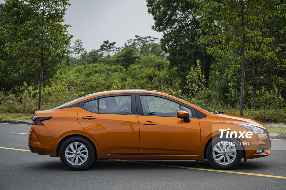 Nissan Almera là một trong những mẫu xe có cảm giác lái tốt nhất phân khúc sedan hạng B hiện nay. Nissan Almera là một trong những mẫu xe có cảm giác lái tốt nhất phân khúc sedan hạng B hiện nay.