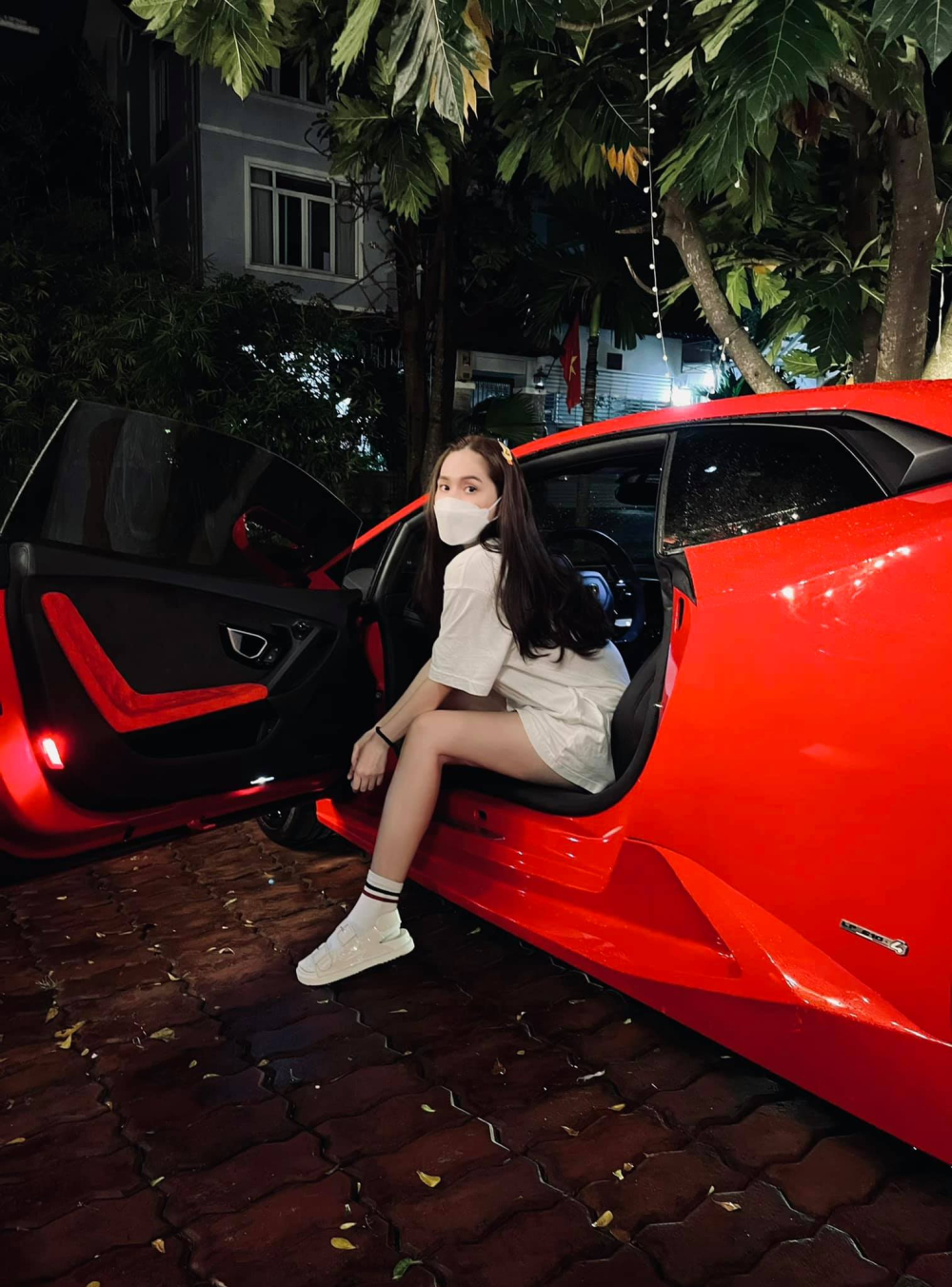 Lamborghini Huracan LP610-4 mới được nữ đại gia mua tặng cho chồng