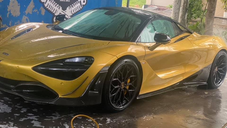 Còn đây là ngoại hình của xe mới được lên bản độ mâm carbon của Strasse