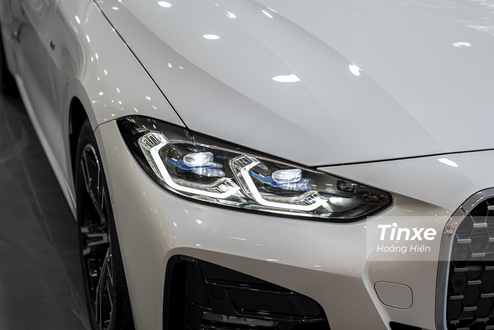Cận cảnh cụm đèn pha của BMW 4-Series Convertible 2021 Cận cảnh cụm đèn pha của BMW 4-Series Convertible 2021