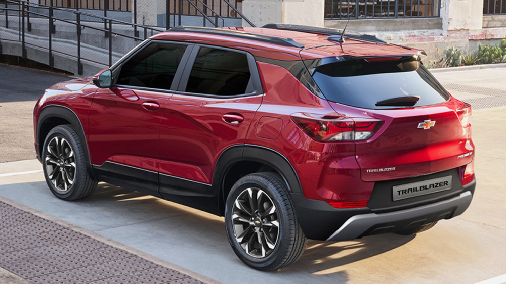 Chevrolet Trailblazer 2022 nhìn từ đằng sau Chevrolet Trailblazer 2022 nhìn từ đằng sau
