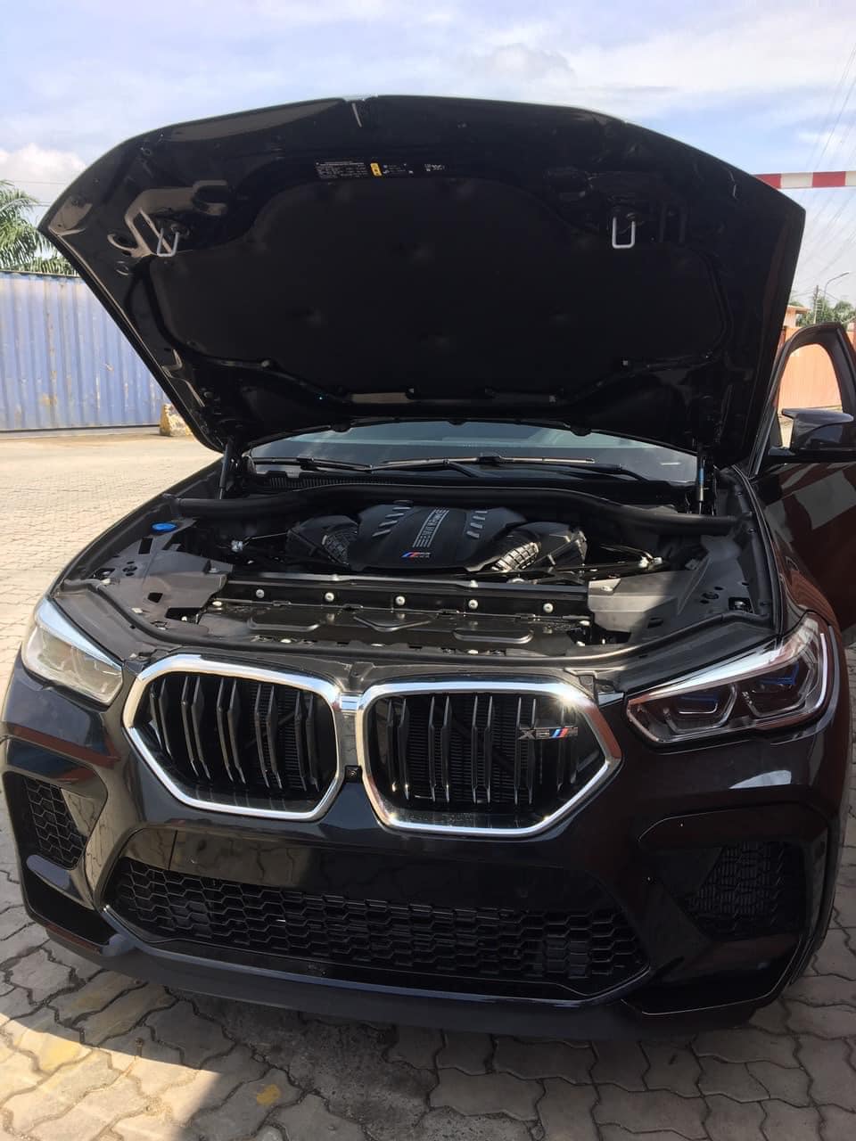 BMW X6 M có công suất lên đến 591 mã lực BMW X6 M có công suất lên đến 591 mã lực