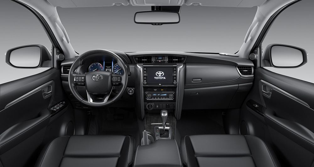 Toyota Fortuner 2.7 AT 4x2 và 2.7 AT 4x4 2021 có thêm điều hòa tự động 2 vùng