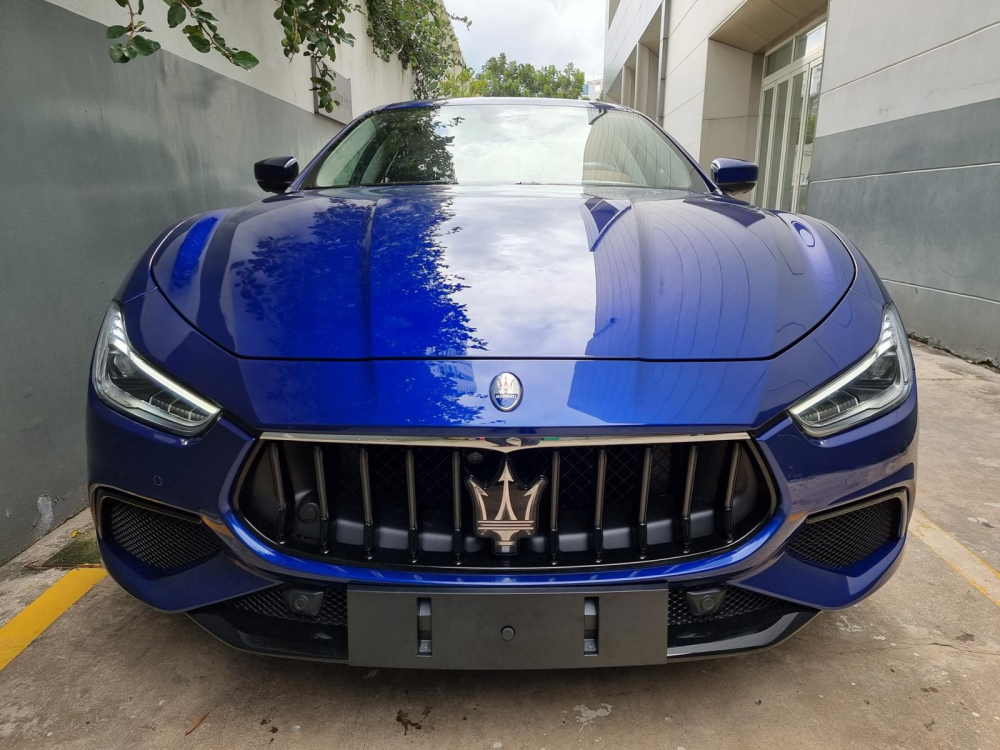 Thiết kế đầu xe Maserati Ghibli Hybrid mới về nước
