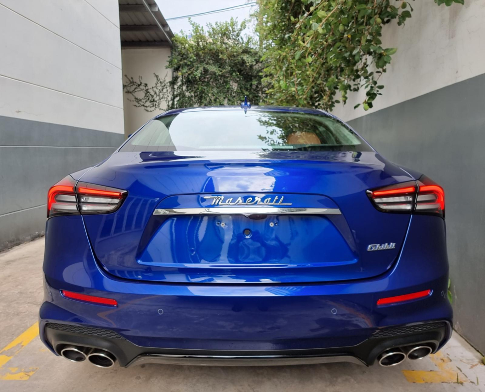 Phiên bản tiết kiệm xăng của Maserati Ghibli về Việt Nam với giá gần 6 tỷ đồng