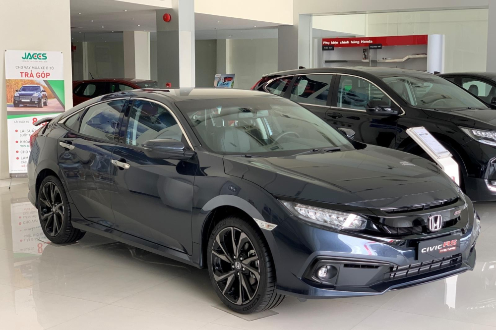 Honda Civic đang c&oacute; khuyến m&atilde;i lớn tại đại l&yacute;.