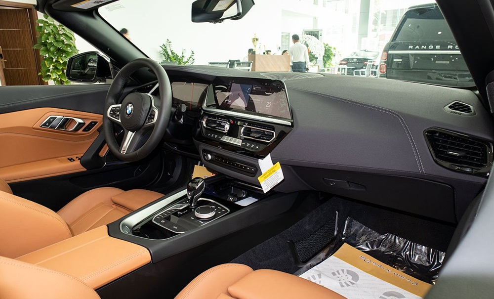 Nội thất bên trong BMW Z4 sDrive30i Nội thất bên trong BMW Z4 sDrive30i