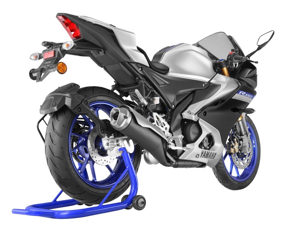 Yamaha R15 V4