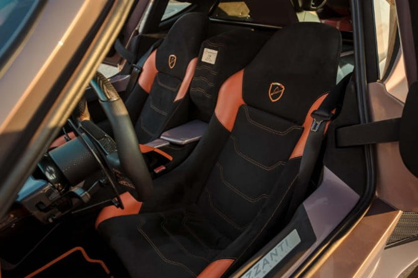 Nội thất của Mazzanti Evantra Pura